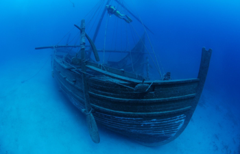 BCE1330-1300 Tarshish-Class (Khatushan-Kitim-Tzurim) cargo ship underwater Uluburun port stern